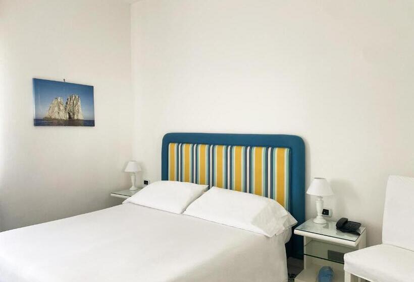 هتل Regina Cristina