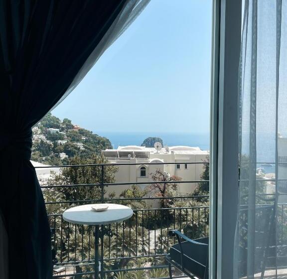 هتل Regina Cristina