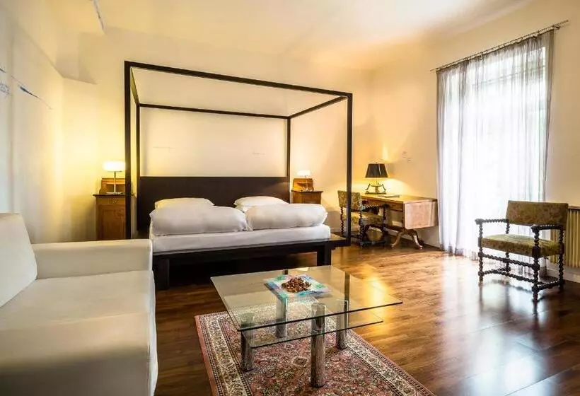 Отель Villa Tivoli