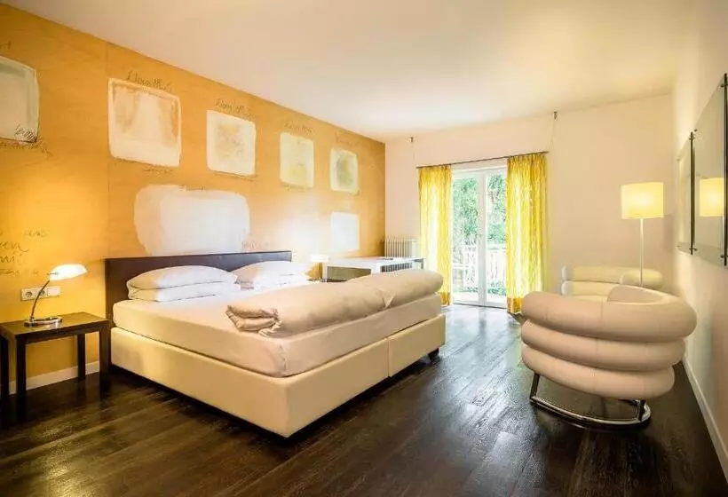 Отель Villa Tivoli