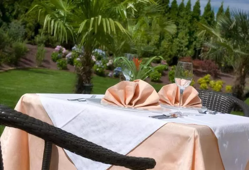 Отель Weingarten