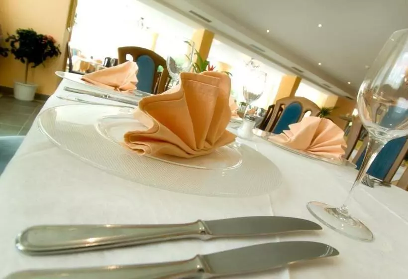 Отель Weingarten