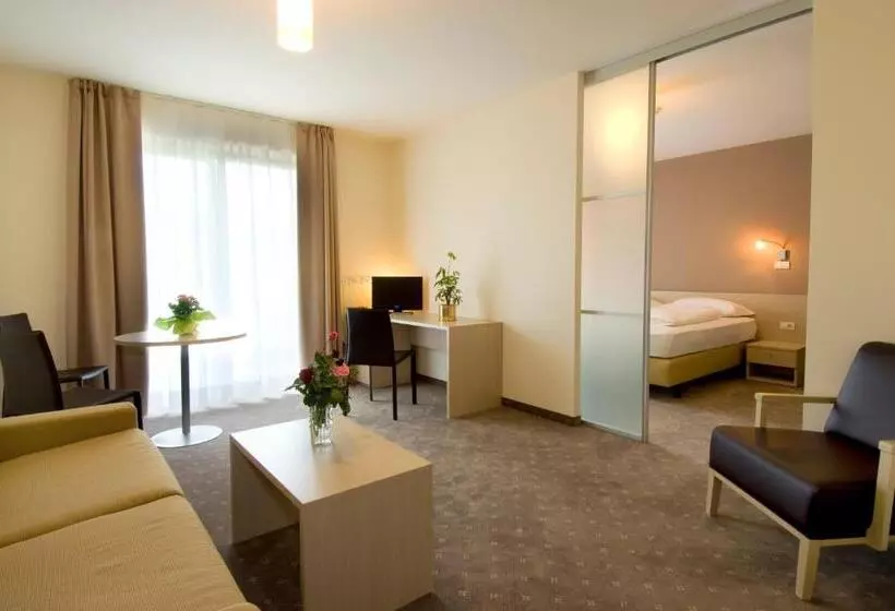 Отель Weingarten