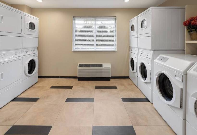 فندق Candlewood Suites Philadelphia   Airport Area, An Ihg