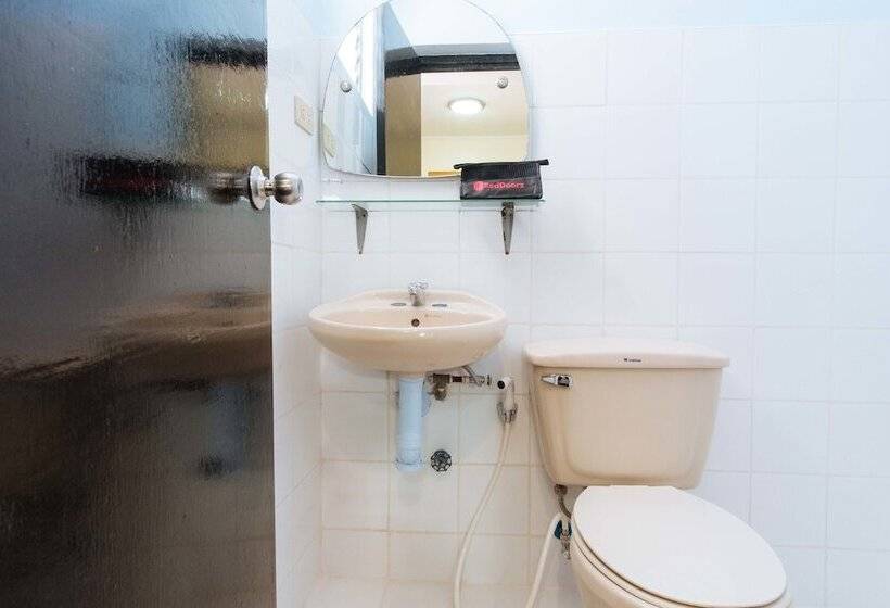 Hotell Reddoorz @ Vito Cruz Extension
