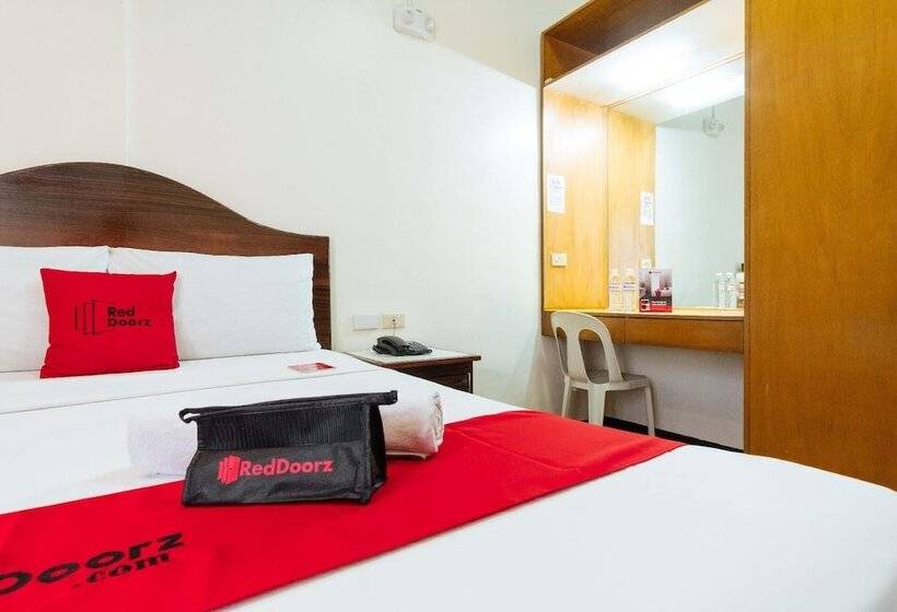 Hotell Reddoorz @ Vito Cruz Extension