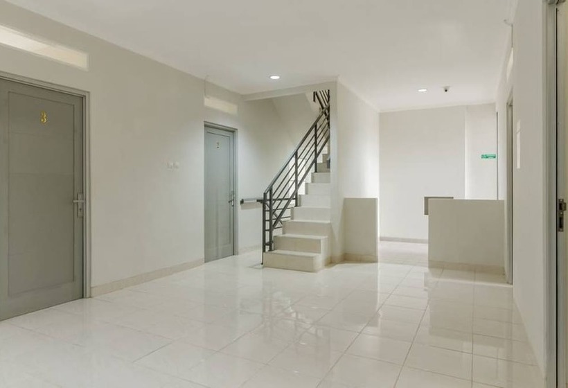 פנסיון Reddoorz @ Cipete Raya