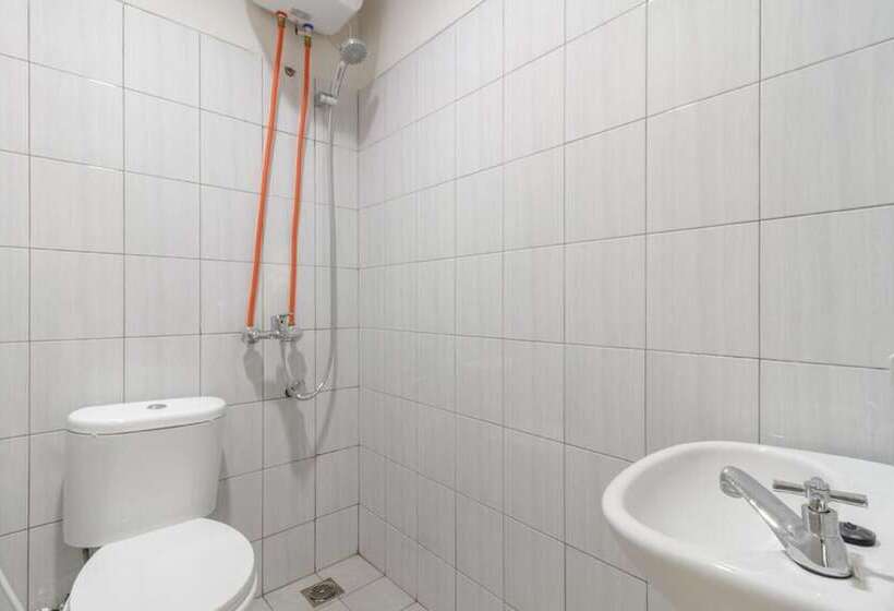 פנסיון Reddoorz @ Cipete Raya