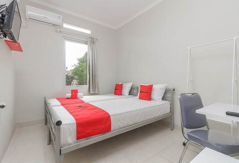 פנסיון Reddoorz @ Cipete Raya