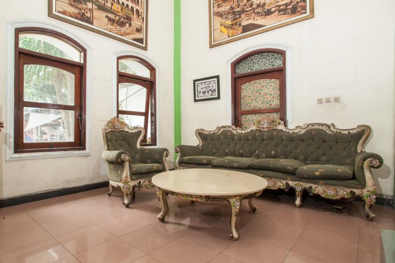 פנסיון Reddoorz @ Genteng Surabaya 2