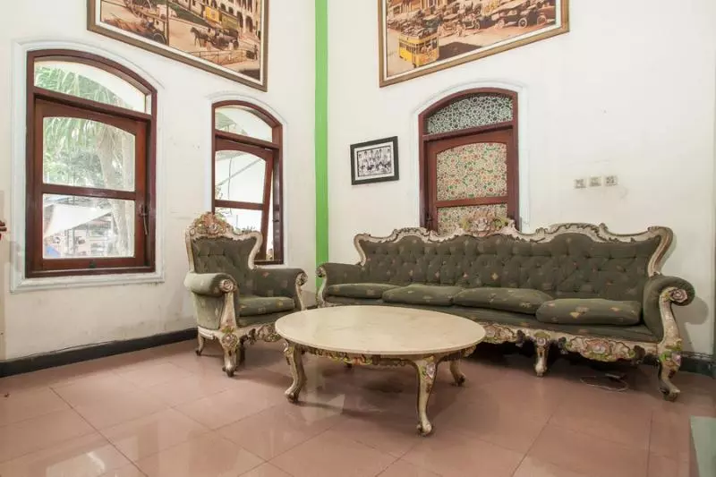 Majatalo Reddoorz @ Genteng Surabaya 2