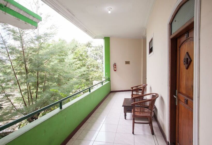 פנסיון Reddoorz @ Genteng Surabaya 2