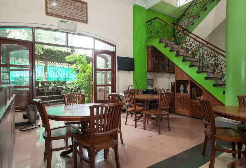 Majatalo Reddoorz @ Genteng Surabaya 2