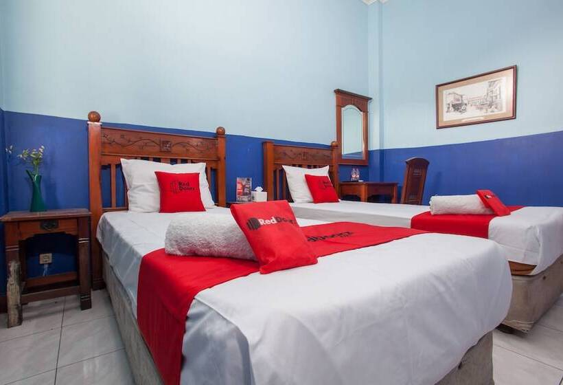 פנסיון Reddoorz @ Genteng Surabaya 2