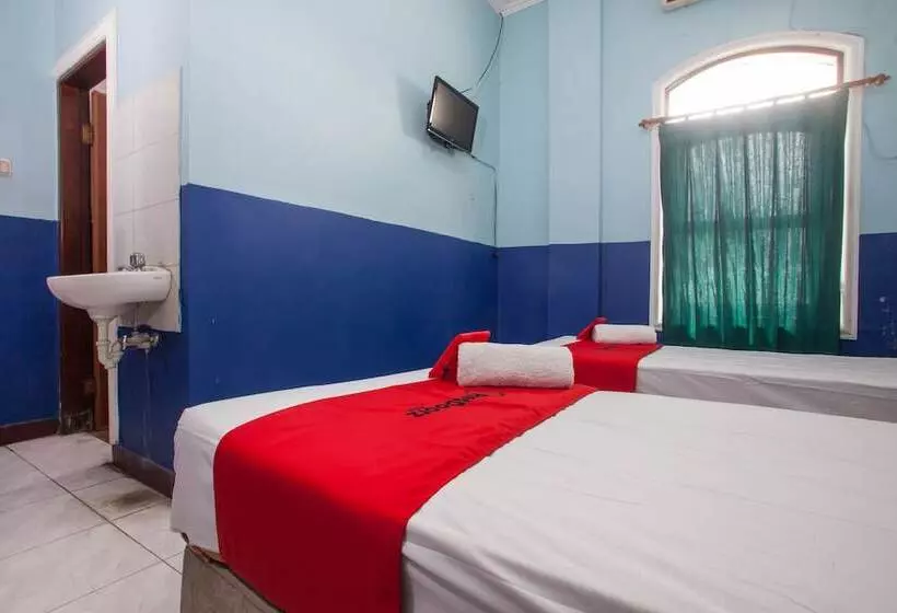 Majatalo Reddoorz @ Genteng Surabaya 2