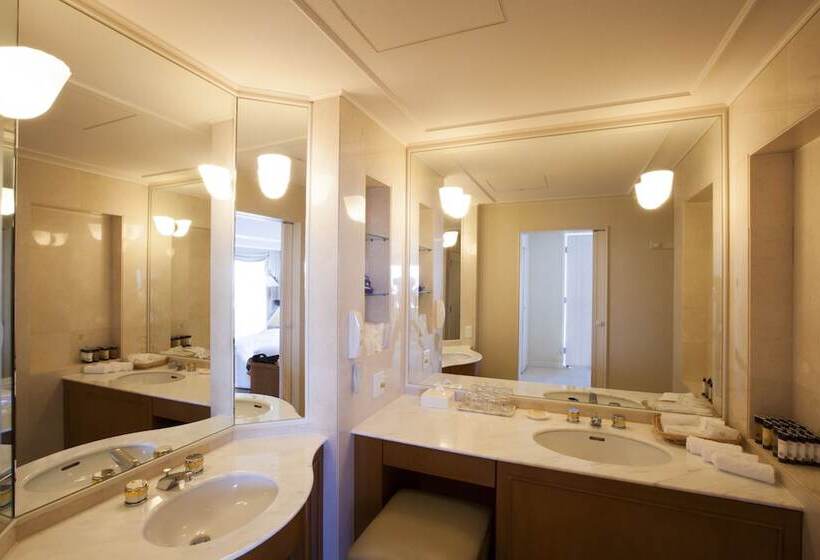 فندق Sheraton Grande Ocean Resort