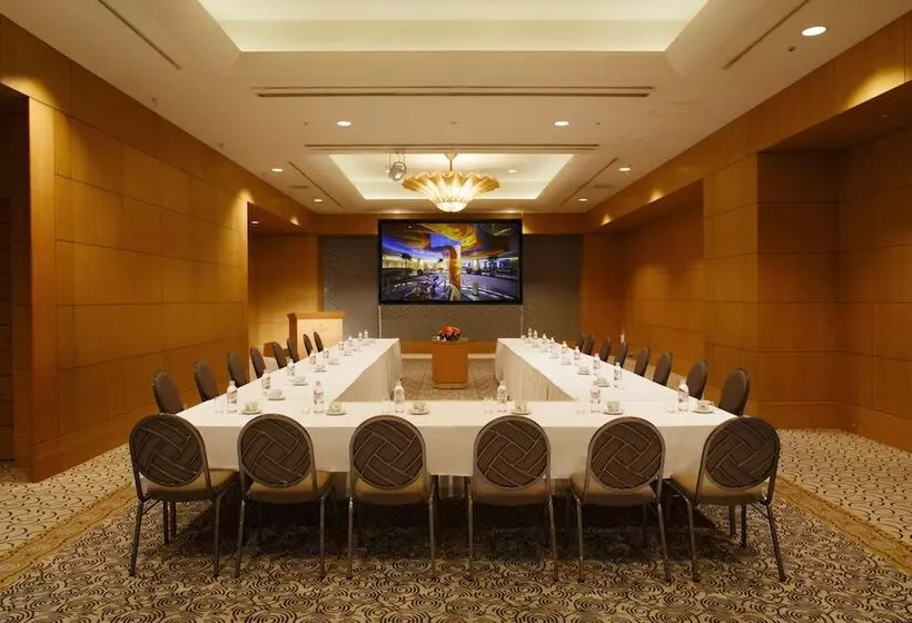 The Yokohama Bay Hotel Tokyu