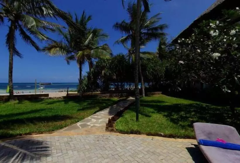 هتل Turtle Bay Beach Club