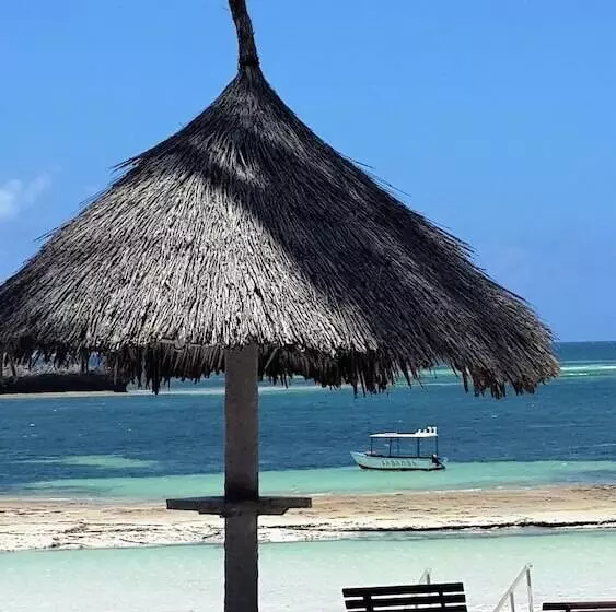 هتل Turtle Bay Beach Club