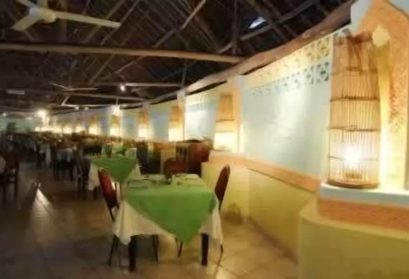 هتل Turtle Bay Beach Club