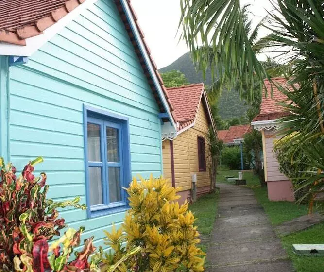 هتل L'Anse Bleue