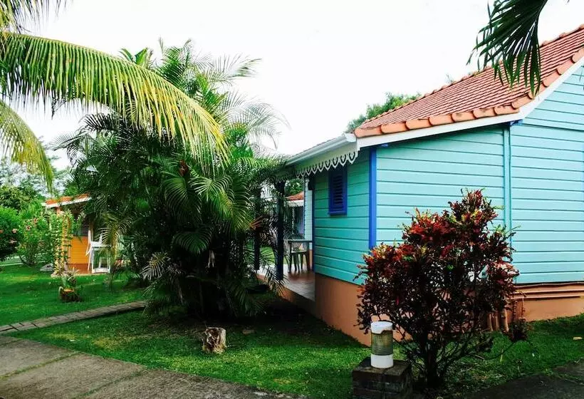 هتل L'Anse Bleue