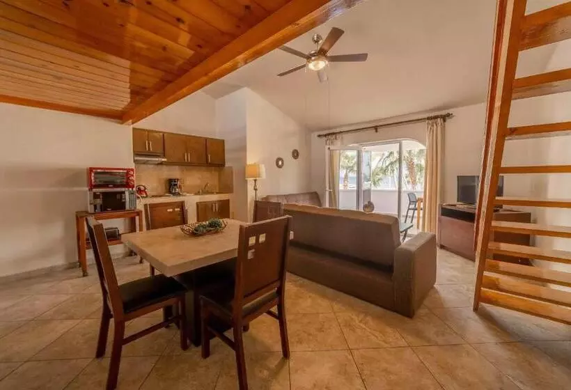 Hotel & Suites El Moro