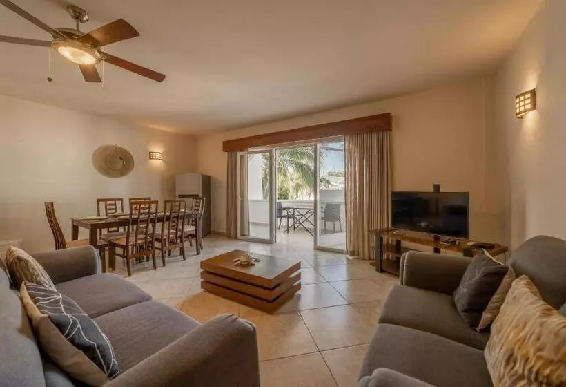 Hotel & Suites El Moro