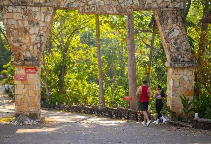 Chan Kah Resort Village Convention Center & Maya Spa