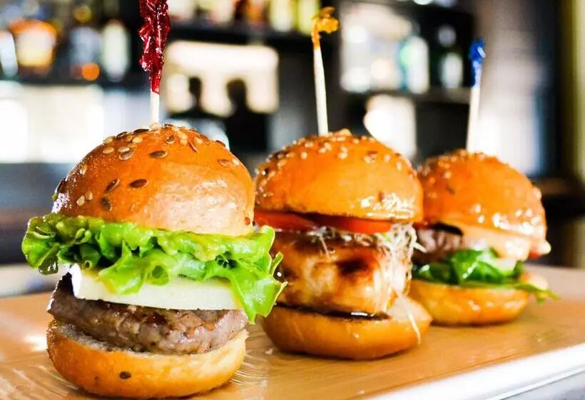 酒店 Coral & Marina