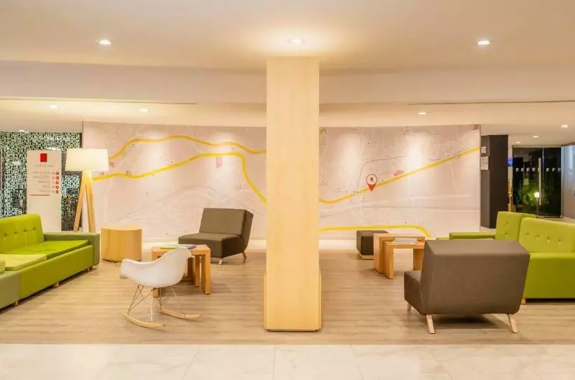 호텔 Fiesta Inn Express Perinorte