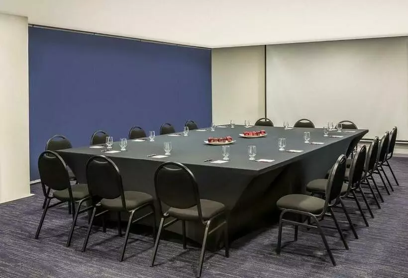 호텔 Fiesta Inn Express Perinorte