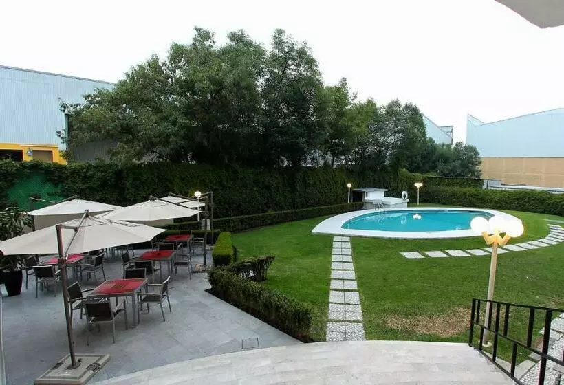 호텔 Fiesta Inn Express Perinorte