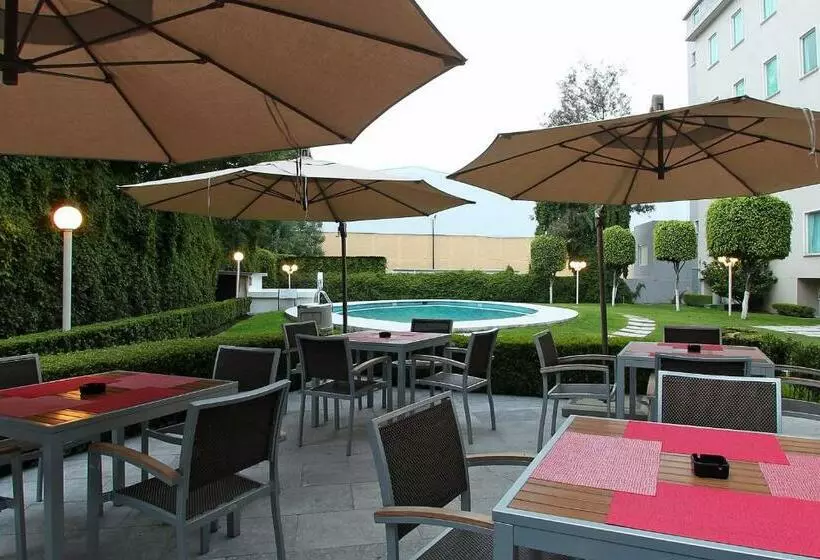 호텔 Fiesta Inn Express Perinorte