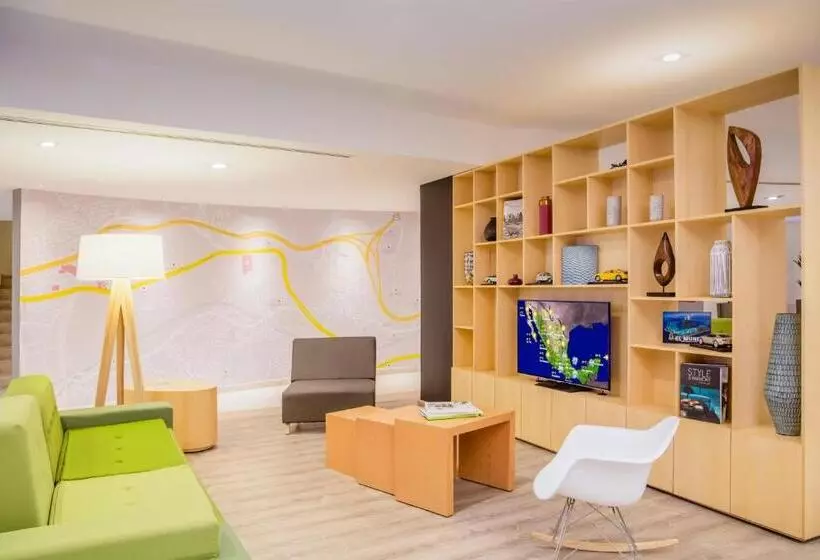 호텔 Fiesta Inn Express Perinorte