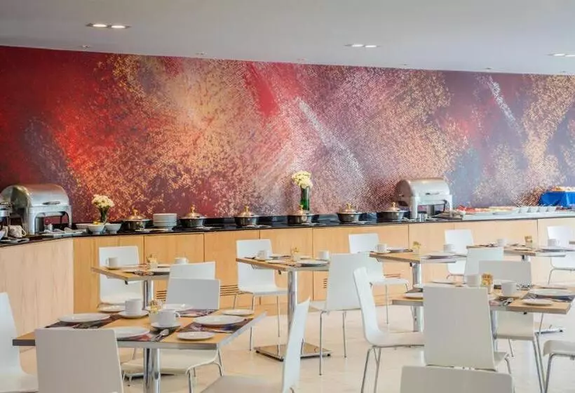 호텔 Fiesta Inn Express Perinorte