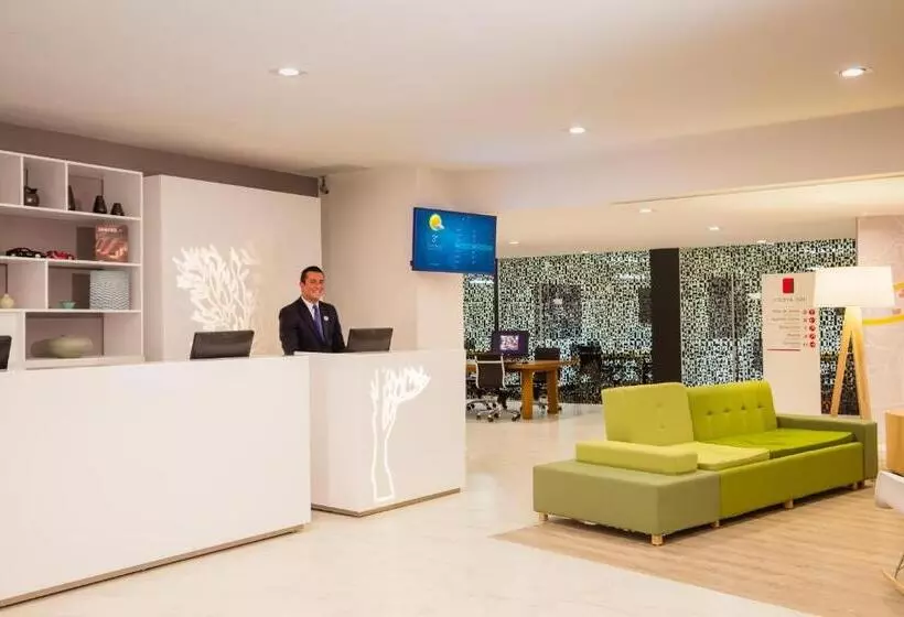 호텔 Fiesta Inn Express Perinorte