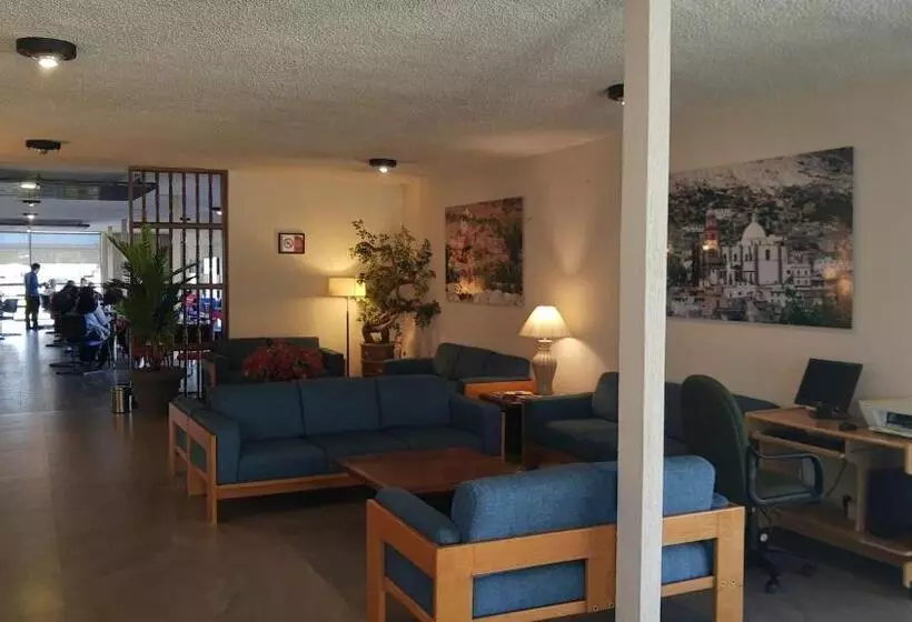 فندق Las Palmas Midway Inn