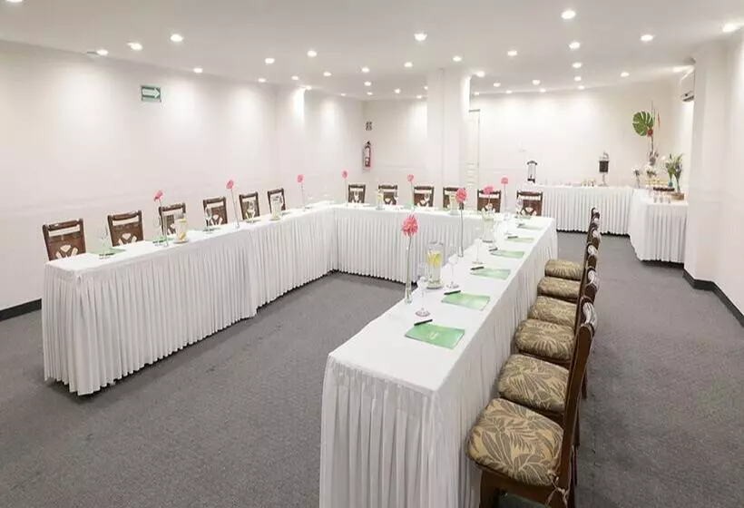 ホテル Misión Mérida Panamericana