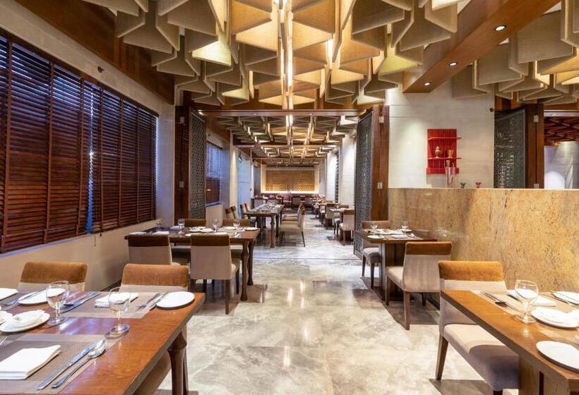 هتل The Soaltee Kathmandu