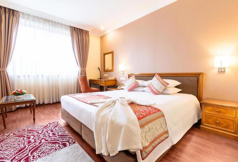 هتل The Soaltee Kathmandu