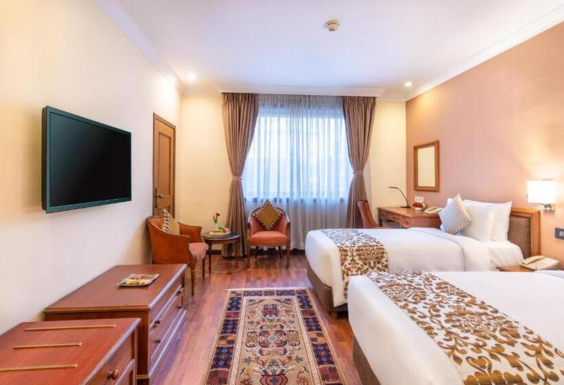 هتل The Soaltee Kathmandu