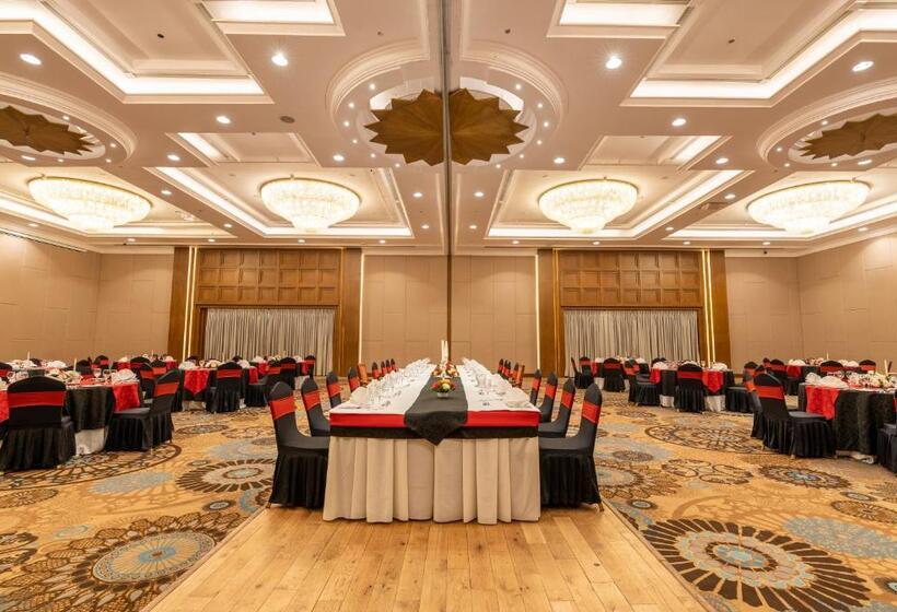 هتل The Soaltee Kathmandu