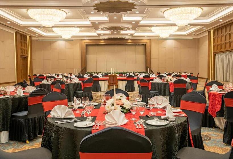 هتل The Soaltee Kathmandu