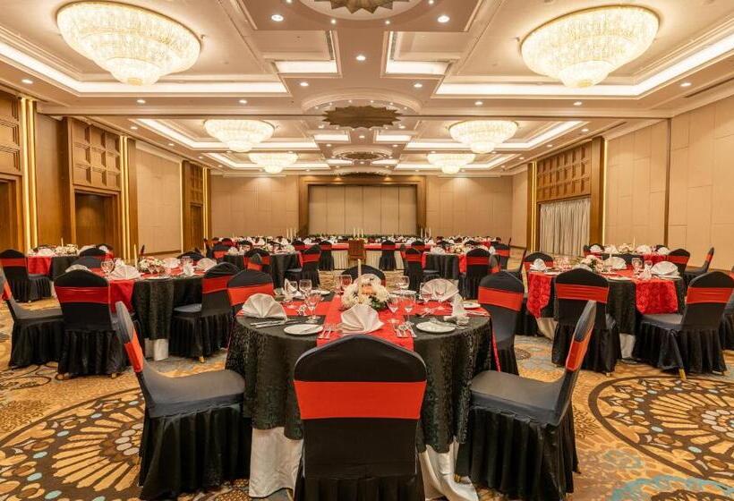 هتل The Soaltee Kathmandu