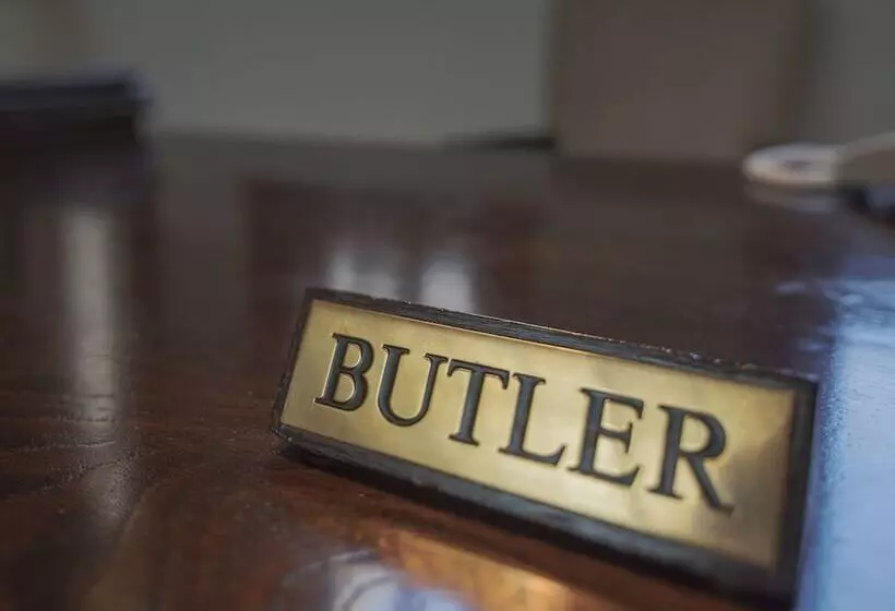 هتل The Strand Yangon