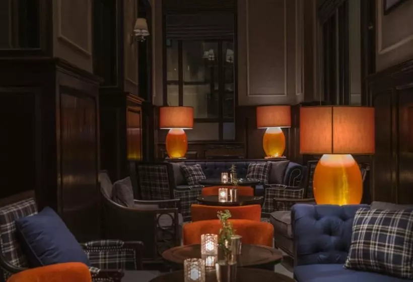 هتل The Strand Yangon