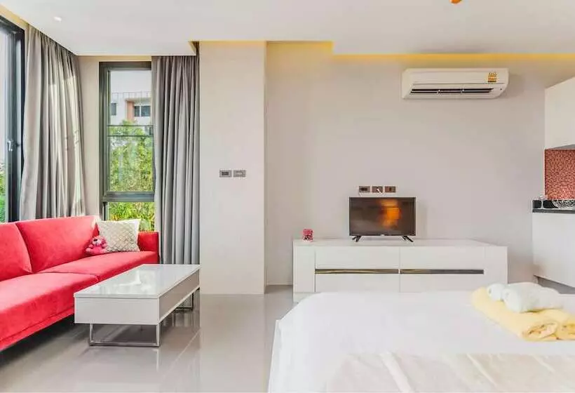 Condo In Nai Harn In Relife 15 132 301