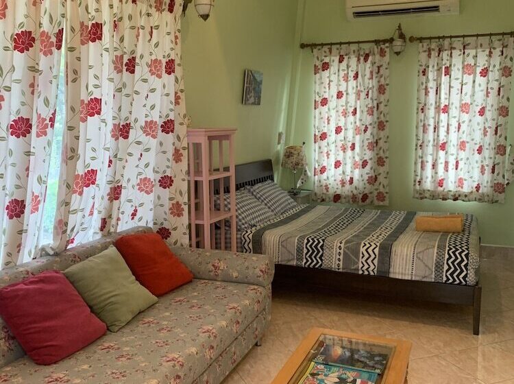 فندق Bangchong Marina Resort