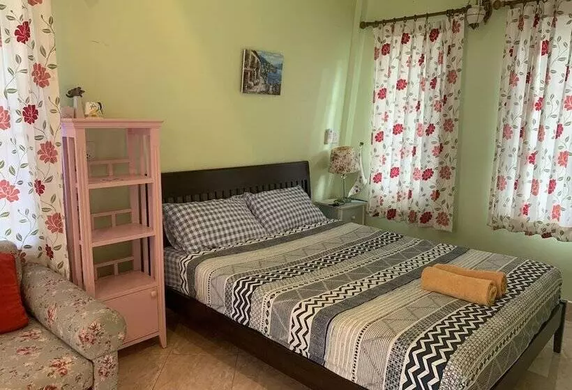 Hotelli Bangchong Marina Resort